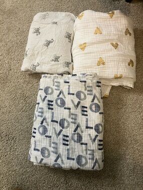 Set of 3 gauze baby/Swaddle  blankets